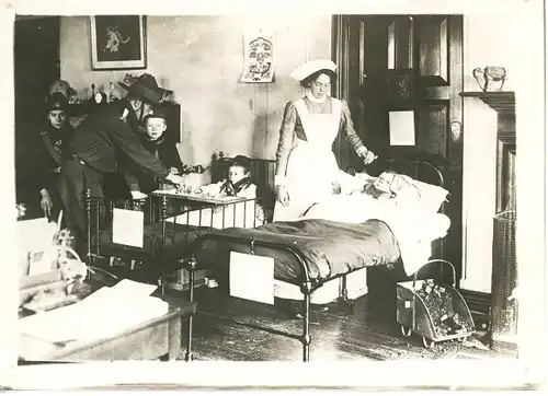 Foto Paris, französische Pfadfinder, behinderte Kinder, Krankenhaus, 1913