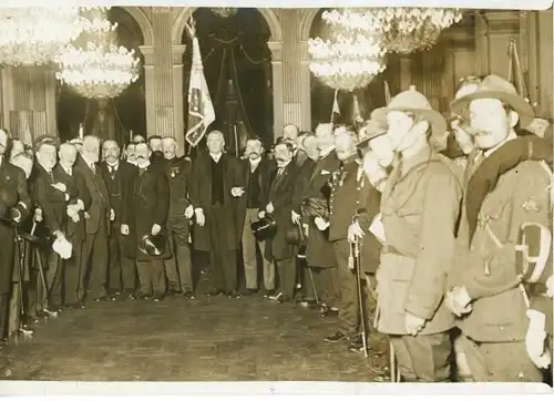 Foto Paris IV., Die Pfadfinder im Rathaus, Gemeinderat, 1913