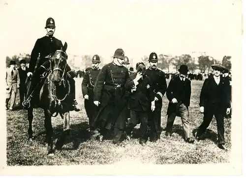 Foto Verschulden von Suffragetten, englische Polizei, Verhaftung eines Redners, 1913