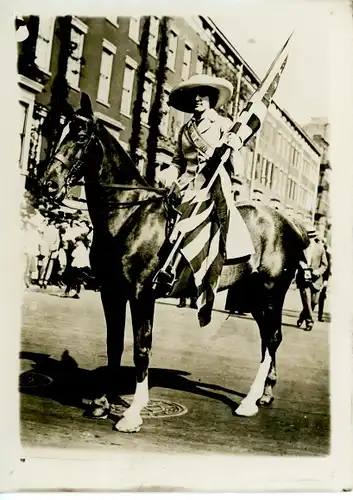 Foto New York City USA, Eine große Suffragettendemonstration, 1913