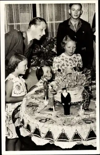 Ak Soestdijk Utrecht, Prinzessin Irene der Niederlande, Geburtstag 1947, Beatrix, Margriet