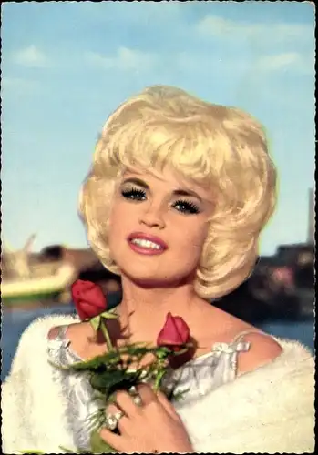 Ak Schauspielerin Jayne Mansfield, Portrait, Rosen