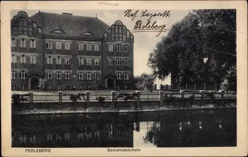 Ak Perleberg in der Prignitz, Gemeindeschule