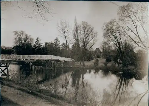 Foto Stade in Niedersachsen, Flusspartie mit Brücke