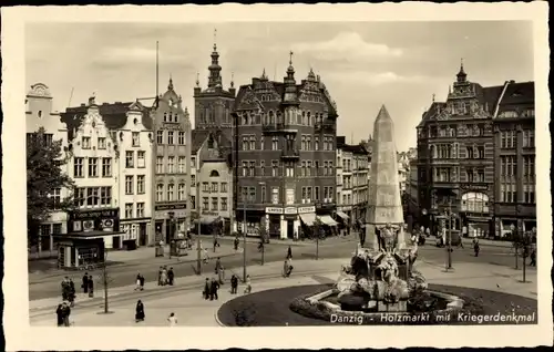 Ak Gdańsk Danzig, Holzmarkt, Kriegerdenkmal