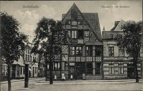 Ak Buxtehude in Niedersachsen, Stavenort, Museum, Außenansicht, verzierte Fassade, Kinder