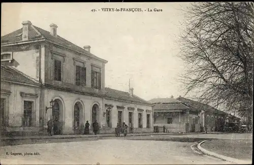 Ak Vitry le François Marne, La Gare