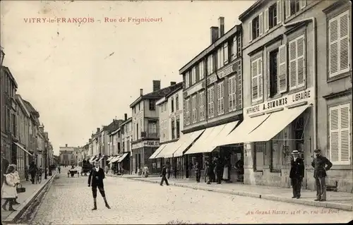 Ak Vitry le François Marne, Rue de Frignicourt