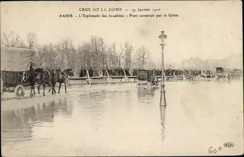 Postkarte Paris VII, Esplanade des Invalides, Überschwemmung der Seine Januar 1910