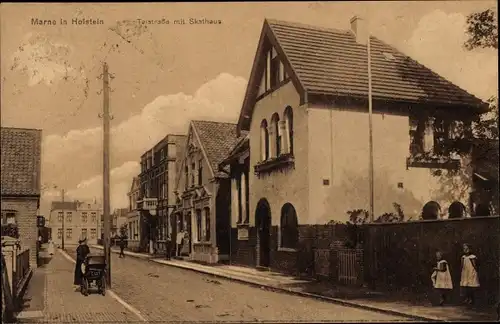 Ak Marne in Holstein Dithmarschen, Talstraße, Skathaus, Kinderwagen