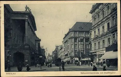 Ak Wrocław Breslau Schlesien, Schweidnitzer Straße, Stadttheater, Passanten, Straßenbahn
