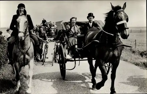 Ak Königin Juliana der Niederlande, Kutsche, Pferde, 1957