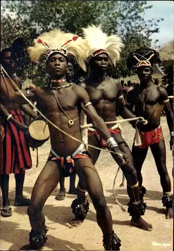 Ak Afrika, Danseurs du Groupe Médy