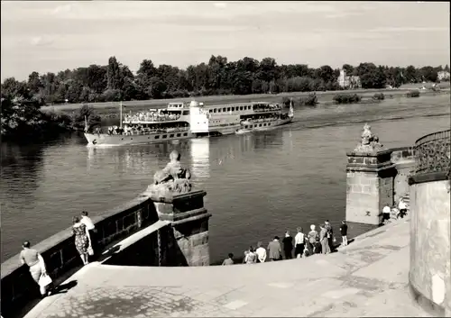 Ak Fahrgastschiff MS Friedrich Engels auf der Elbe, Schloss Pillnitz