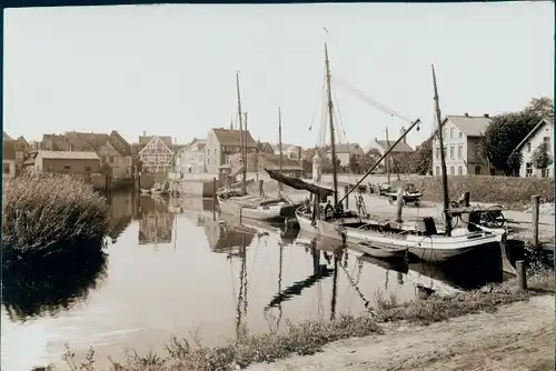 Foto Buxtehude in Niedersachsen, Segelboote, Stadtansicht, Hafen