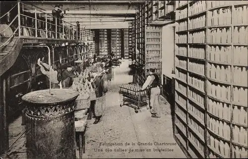 Ak  Saint-Pierre-de-Chartreuse, Fabrication de la Grande Chartreuse, Salle de mise et bouteilles