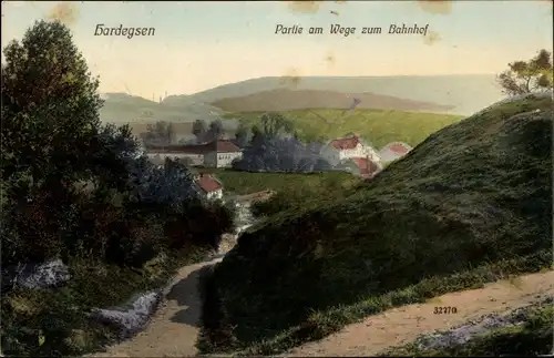 Ak Hardegsen im Solling Niedersachsen, Teilansicht, Weg zum Bahnhof