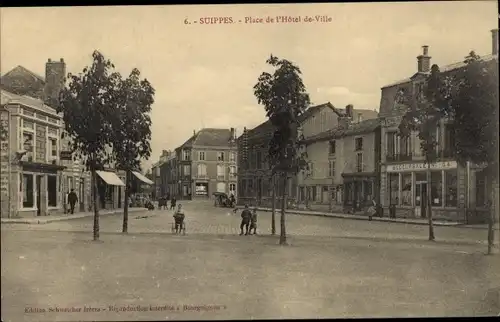 Ak La Marne de Suippe, Place de l’Hotel de VIlle