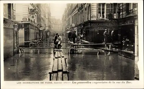 Ak Paris VII, Überschwemmungen 1910, Fußgängerbrücken, Rue du Bac