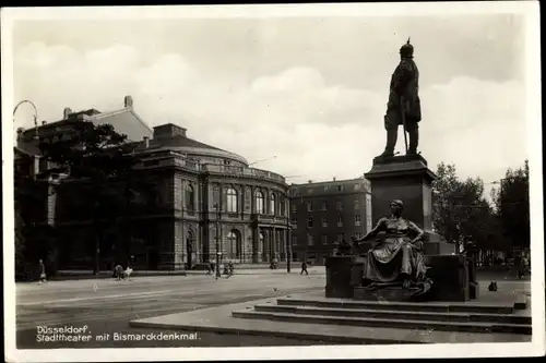 Ak Düsseldorf am Rhein, Stadttheater, Bismarckdenkmal