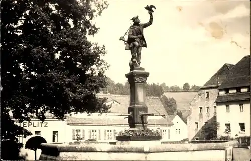 Ak Lauenstein Altenberg im Erzgebirge, Falkenjägerbrunnen