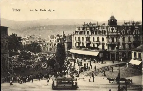 Ak Trier, An der Porta Nigra, Straßenbahn