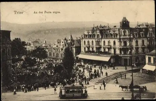 Ak Trier, An der Porta Nigra, Straßenbahn