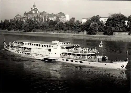 Ak Fahrgastschiff MS Friedrich Engels auf der Elbe, Dresden