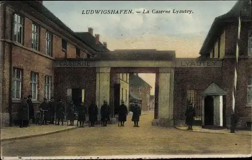 Ak Ludwigshafen am Rhein Rheinland Pfalz, La Caserne Lyautey