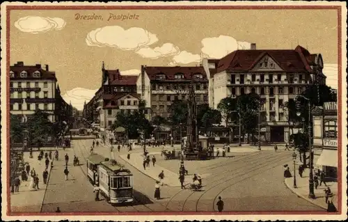 Ak Dresden Altstadt, Postplatz, Straßenbahn, Denkmal, Passanten