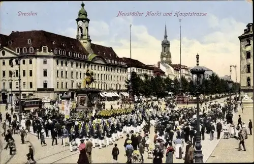 Ak Dresden Neustadt, Neustädter Markt, Hauptstraße, Wachparade, Passanten