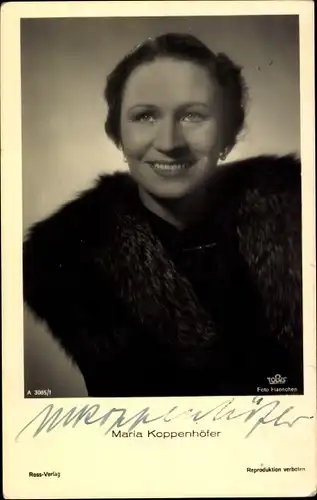 Ak Schauspielerin Maria Koppenhöfer, Portrait, Pelzmantel, Autogramm