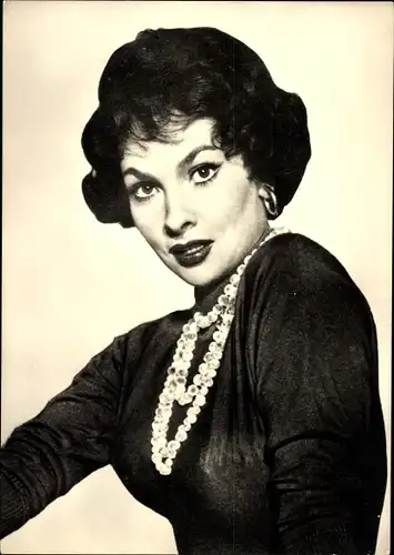 Ak Schauspielerin Gina Lollobrigida, Portrait