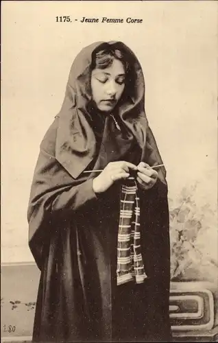 Ak Korsika, Frau in Volkstracht beim Stricken