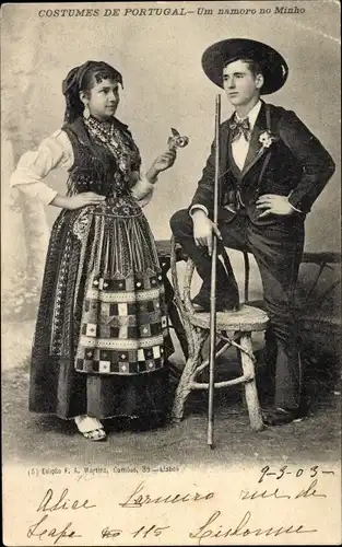 Ak Portugal, Mann und Frau in Volkstrachten