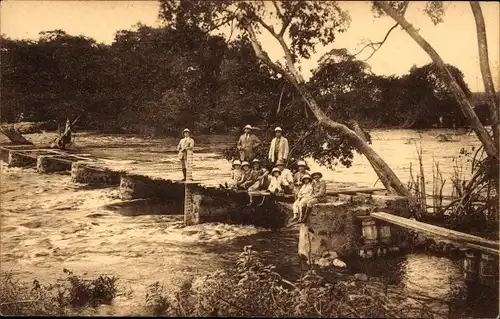 Ak Kinshasa Léopoldville RD Kongo Zaire, Die Wasserfälle des Kongo
