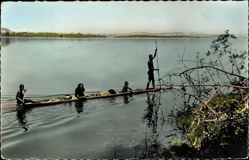 Ak Belgisch-Kongo RD Kongo Zaire, Piroge auf dem Fluss