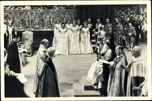 Ak Königin Elisabeth II. von England, Portrait der Königsfamilie, Krönungszeremonie
