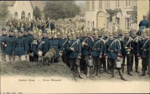 Ak Deutsche Soldaten in Uniformen, Gruppenaufnahme