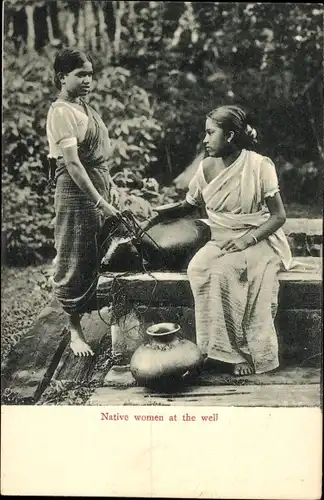 Ak Ceylon, Einheimische Frauen am Brunnen