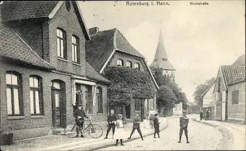 Ak Rotenburg an der Wümme, Kirchstraße, Kirchturm, Anwohner