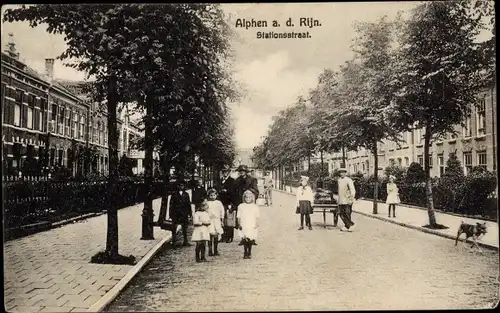 Ak Alphen aan den Rijn Südholland, Stationsstraat