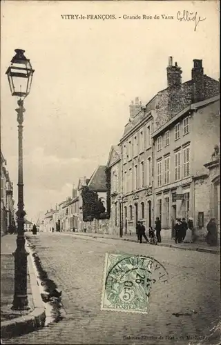 Ak Vitry le François Marne, Grande Rue de Vaux