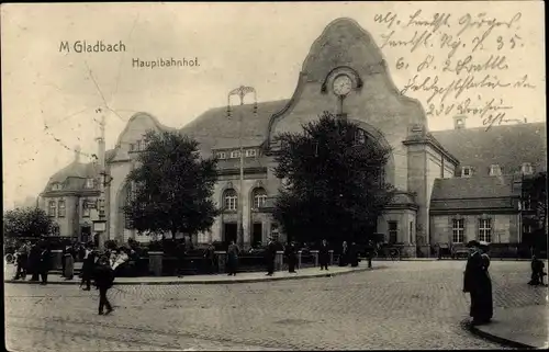 Ak Mönchengladbach am Niederrhein, Hauptbahnhof, Passanten