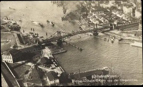 Ak Wilhelmshaven in Niedersachsen, Kaiser Wilhelm Brücke aus der Vogelschau, Schiffe, Bahnstrecke