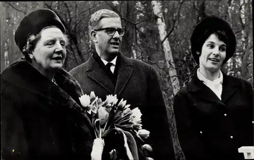 Ak Arnhem Gelderland Niederlande, Königin Juliana der Niederlande, Mies Bouwman, Dr. Klapwijk, 1963