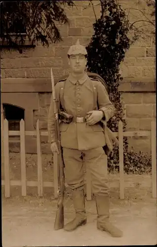 Foto Ak Deutscher Soldat un Uniform, Standportrait, Regiment 169, I WK