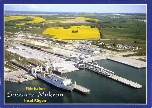 Ak Fährhafen Sassnitz Mukran auf Rügen, Fährschiffe, Fliegeraufnahme