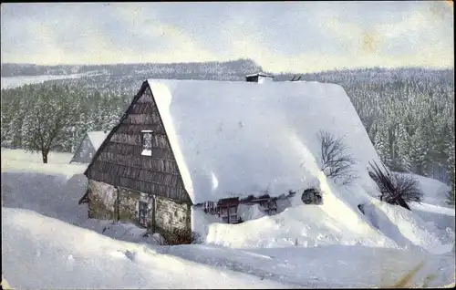 Ak Verschneiter Wohnhaus, Winterszene