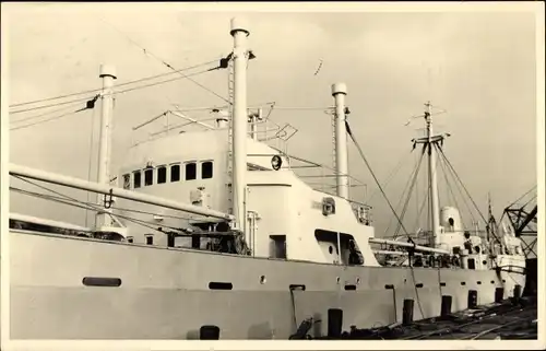 Foto Ak Frachtschiff im Hafen